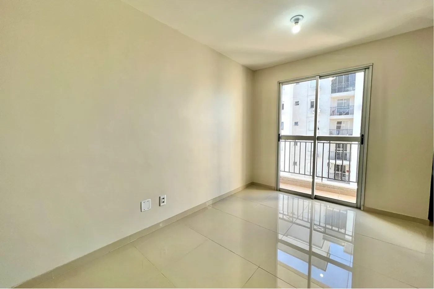 IADJ 50 Apto 610241012-188 - REMAX 520 Exclusividades