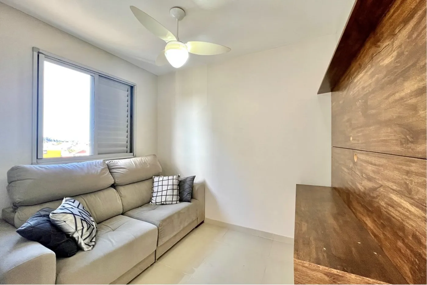 IADJ 50 Apto 610241012-188 - REMAX 520 Exclusividades