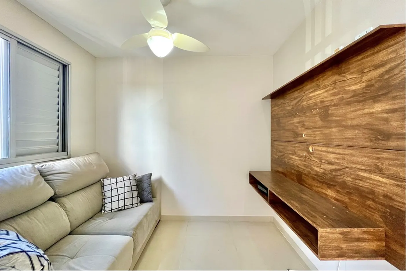 IADJ 50 Apto 610241012-188 - REMAX 520 Exclusividades