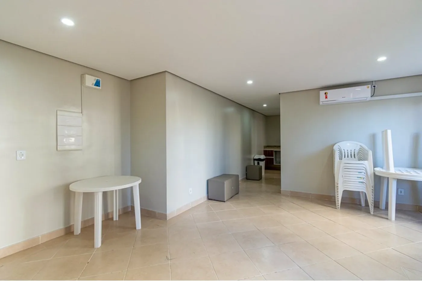 IADJ 50 Apto 610241012-188 - REMAX 520 Exclusividades