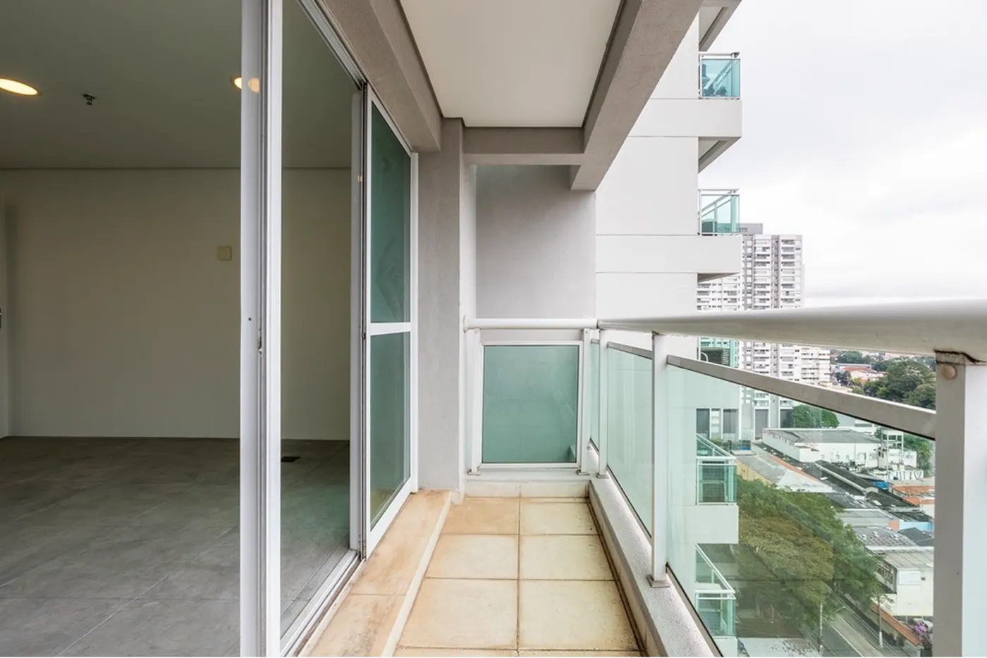 SANDJ 72 Sala 601971032-108 - REMAX Empire Exclusividades