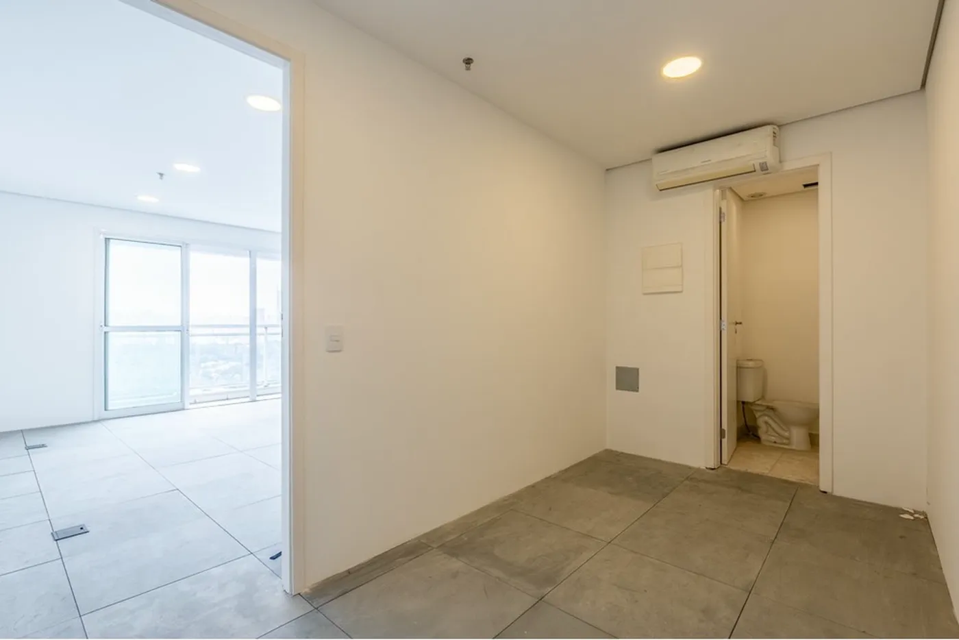 SANDJ 72 Sala 601971032-108 - REMAX Empire Exclusividades
