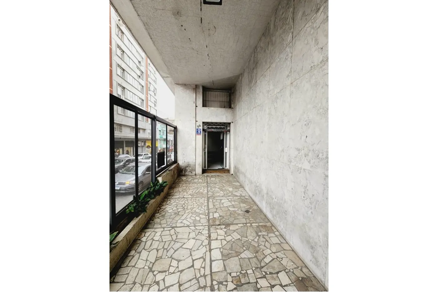 CHI 88 Loja 612521066-10 - REMAX Place Exclusividades