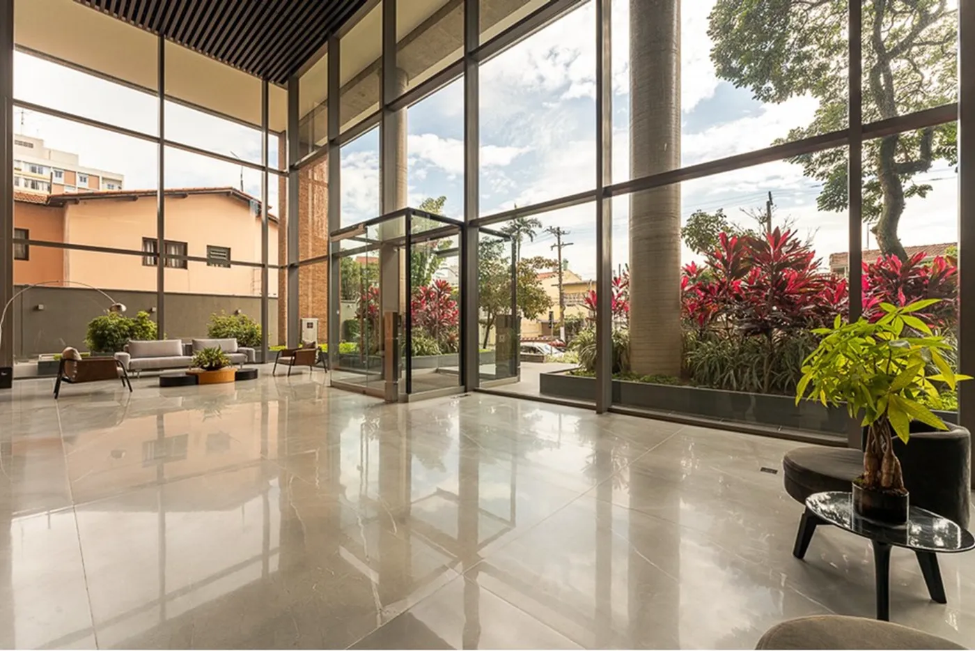 CCÁ 173 Apto 601371031-65 - REMAX Boutique Exclusividades