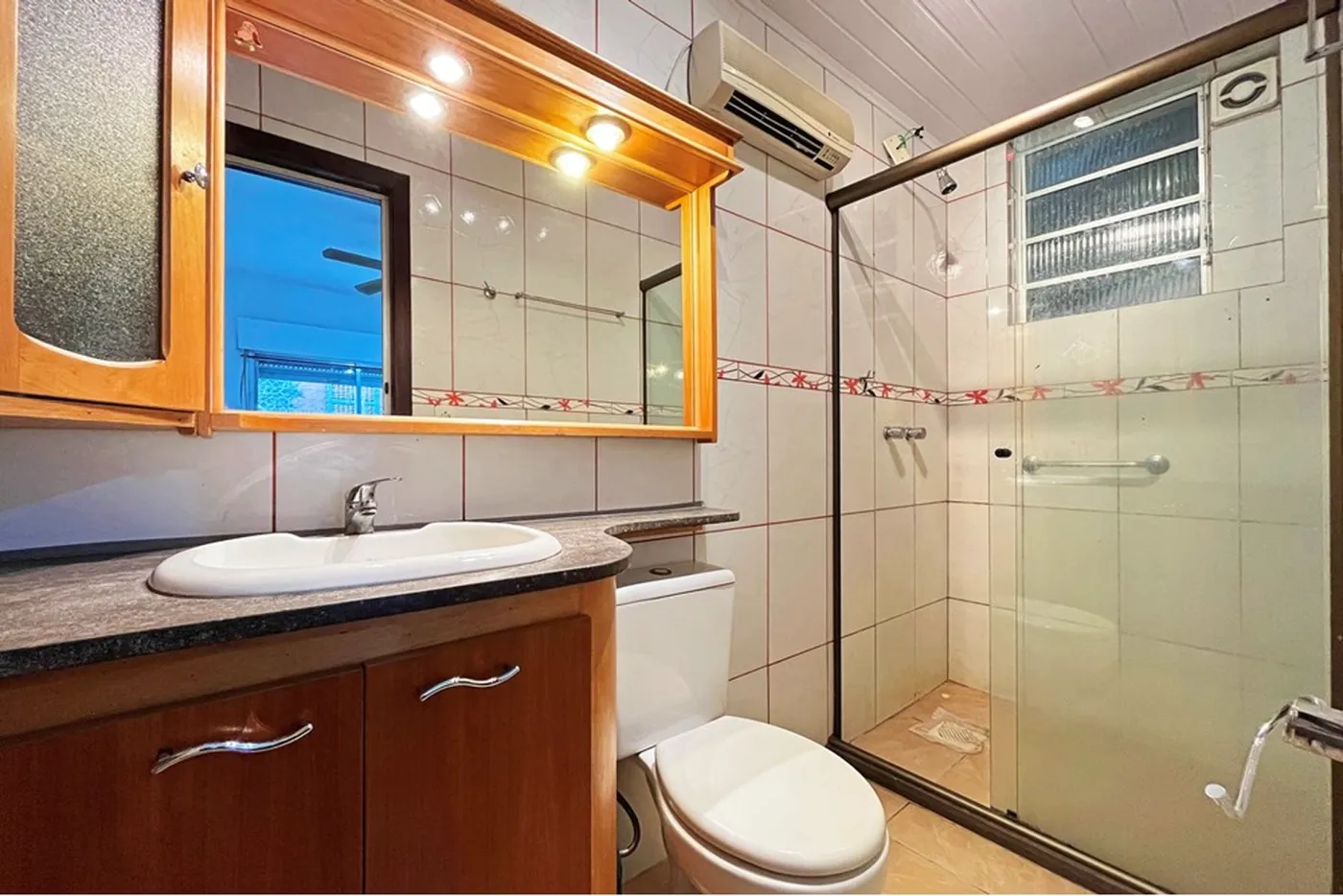 CCM 565 Apto 610191048-33 - REMAX Casa Sul Exclusividades