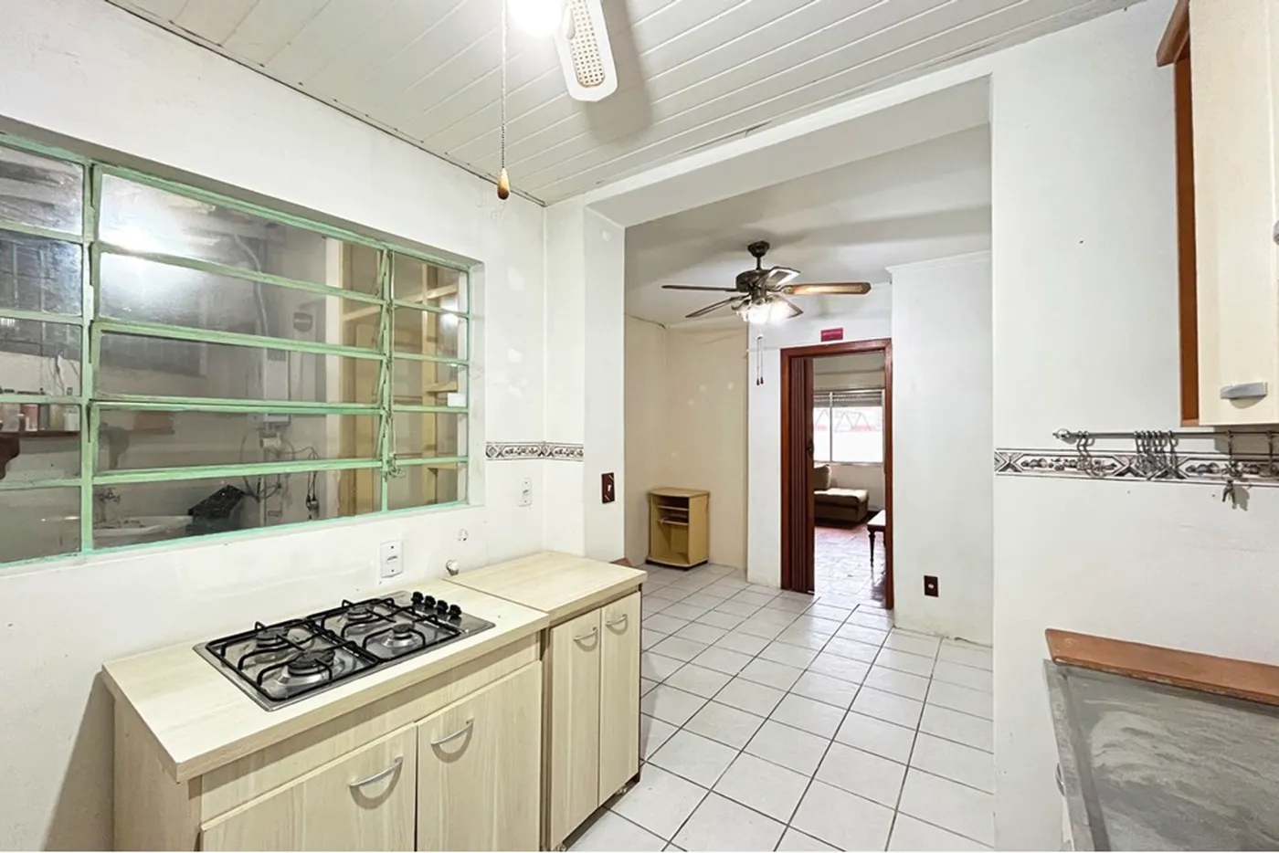 CCM 565 Apto 610191048-33 - REMAX Casa Sul Exclusividades