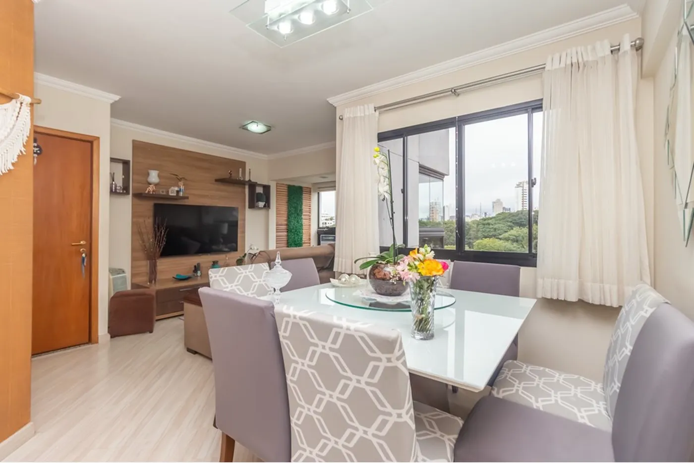 VCEDI 621 Apto 602031024-99 - REMAX Classique Exclusividades