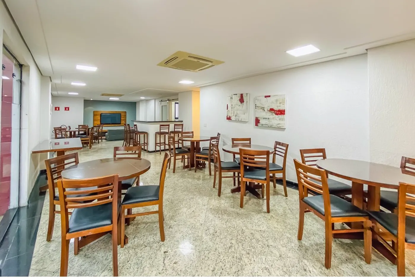 VCEDI 621 Apto 602031024-99 - REMAX Classique Exclusividades