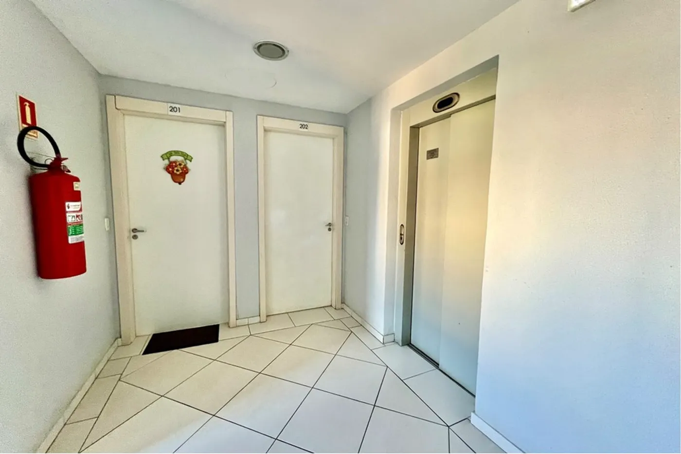 FJC 700 Apto 610241017-84 - REMAX 520 Exclusividades
