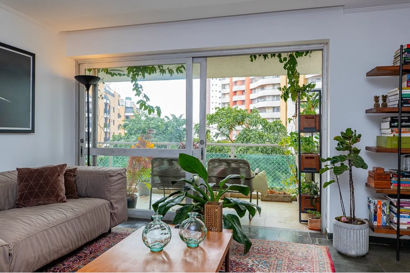 VAFG 989 Apto 601131006-115 - REMAX Ares Exclusividades