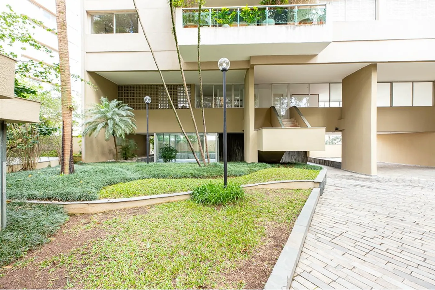 VAFG 989 Apto 601131006-115 - REMAX Ares Exclusividades