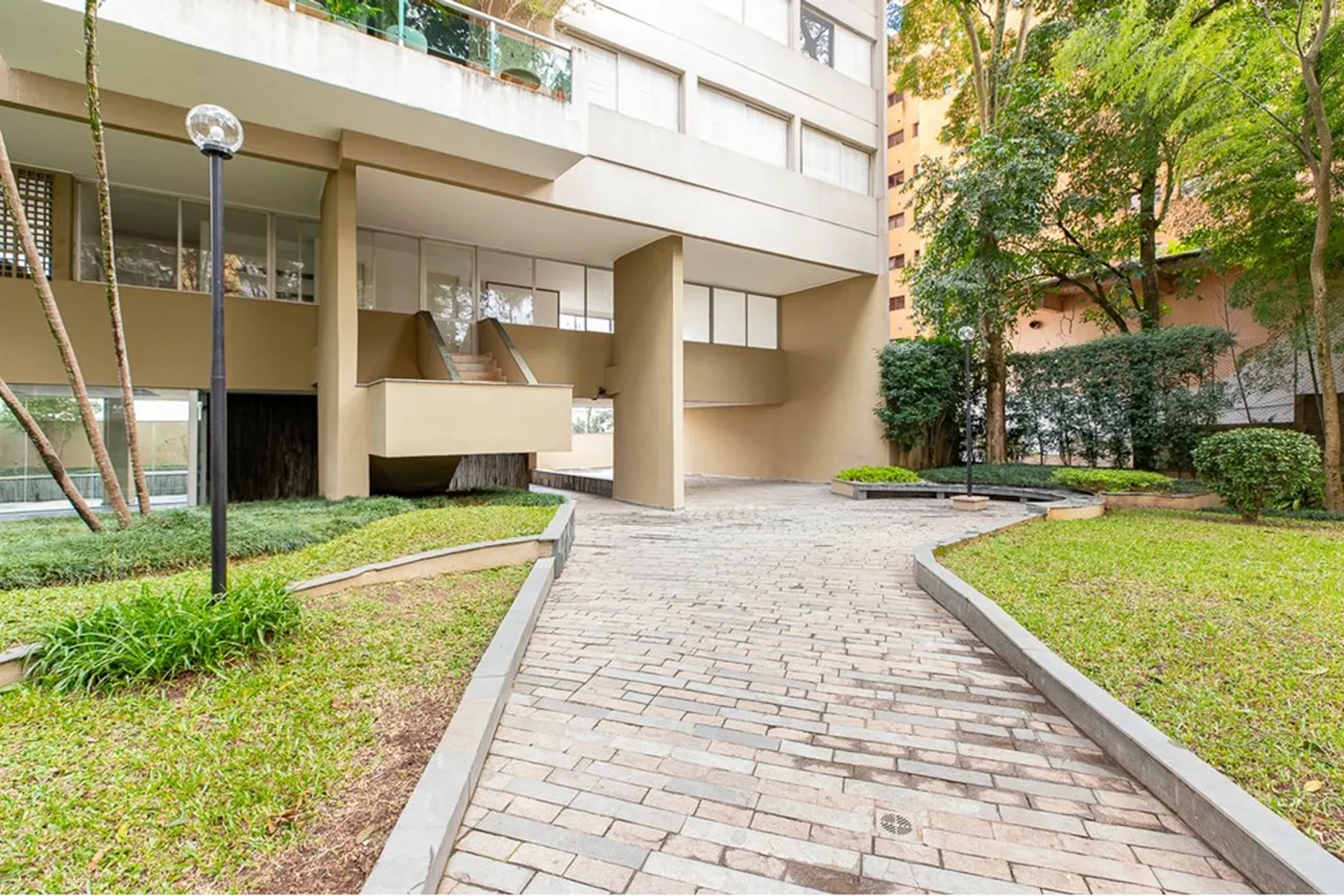 VAFG 989 Apto 601131006-115 - REMAX Ares Exclusividades