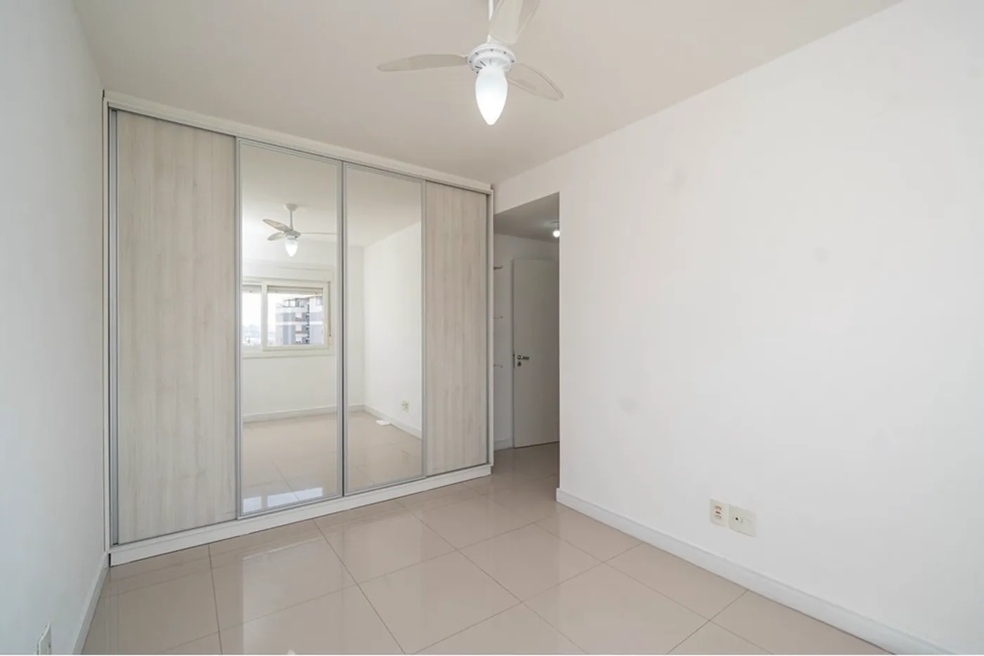 CRAS 146 Apto 610371006-43 - REMAX Rocket Exclusividades