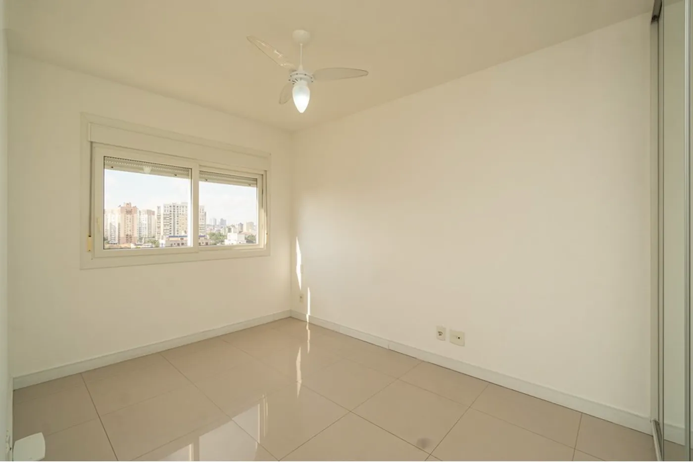 CRAS 146 Apto 610371006-43 - REMAX Rocket Exclusividades