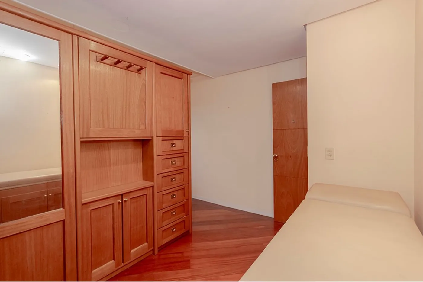 RBVDG 423 Loja 612521076-3 - REMAX Place Exclusividades