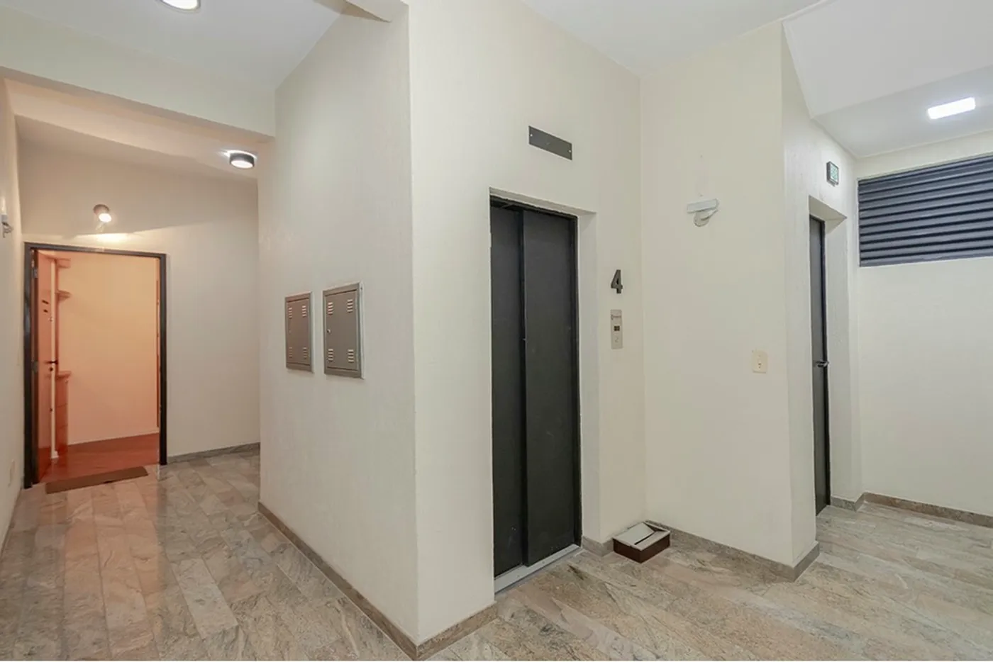 RBVDG 423 Loja 612521076-3 - REMAX Place Exclusividades