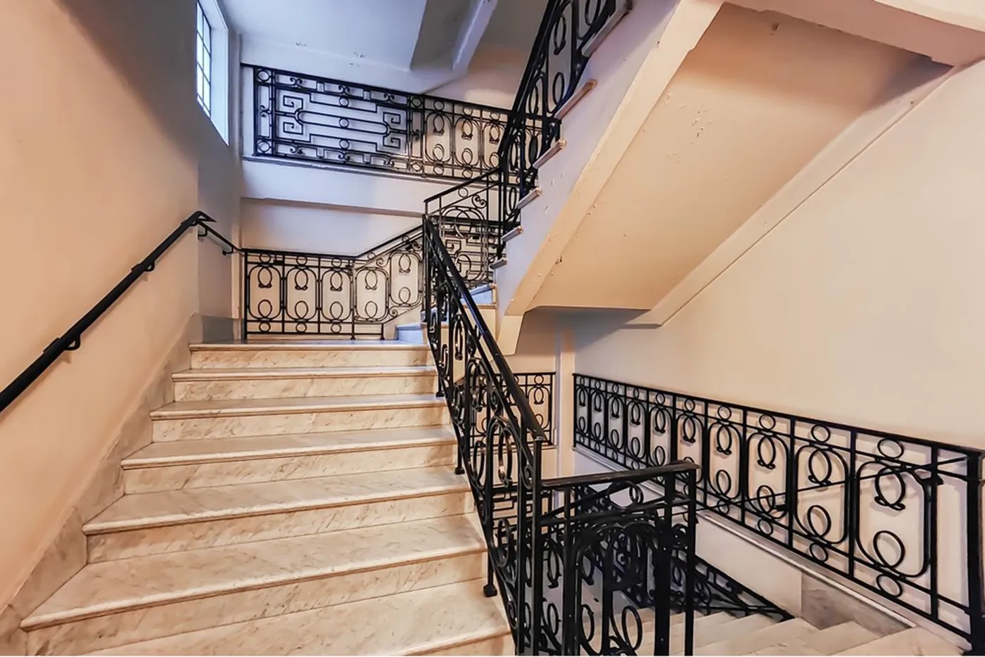 RRDA 209 Sala 601481005-195 - REMAX Comunità Exclusividades