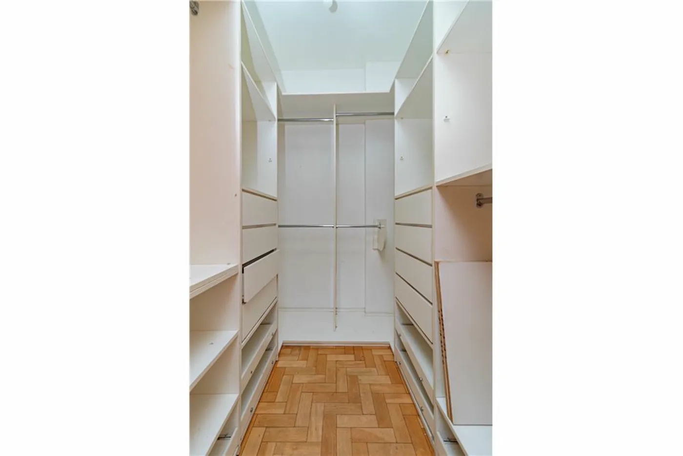 CHDDC 833 Apto 610221018-121 - REMAX Donno Exclusividades