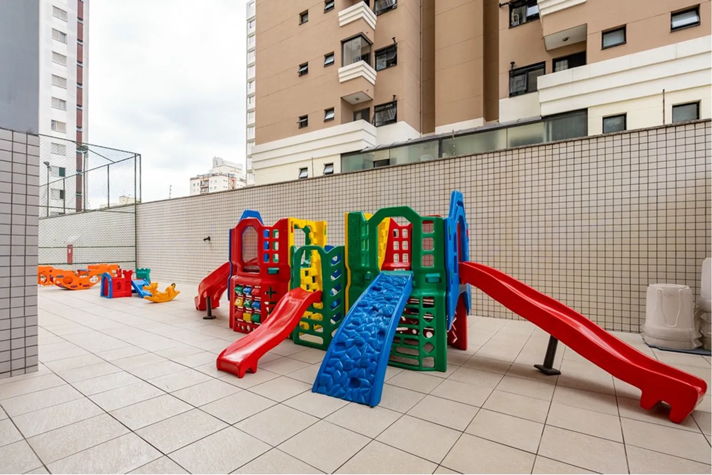 VGDCB 120 Apto 601971051-46 - REMAX Empire Exclusividades