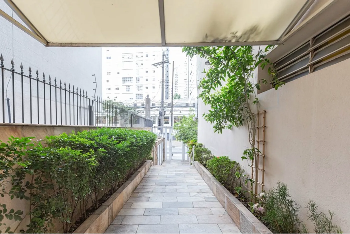 HBDI 564 Apto 601401020-55 - REMAX Paradisus Exclusividades