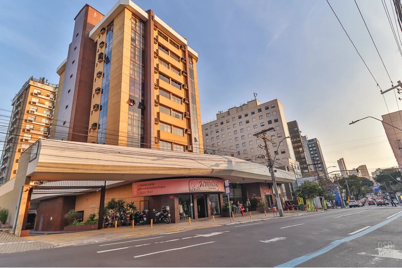 A2DO 1681 Sala 610371016-34 - REMAX Rocket Exclusividades