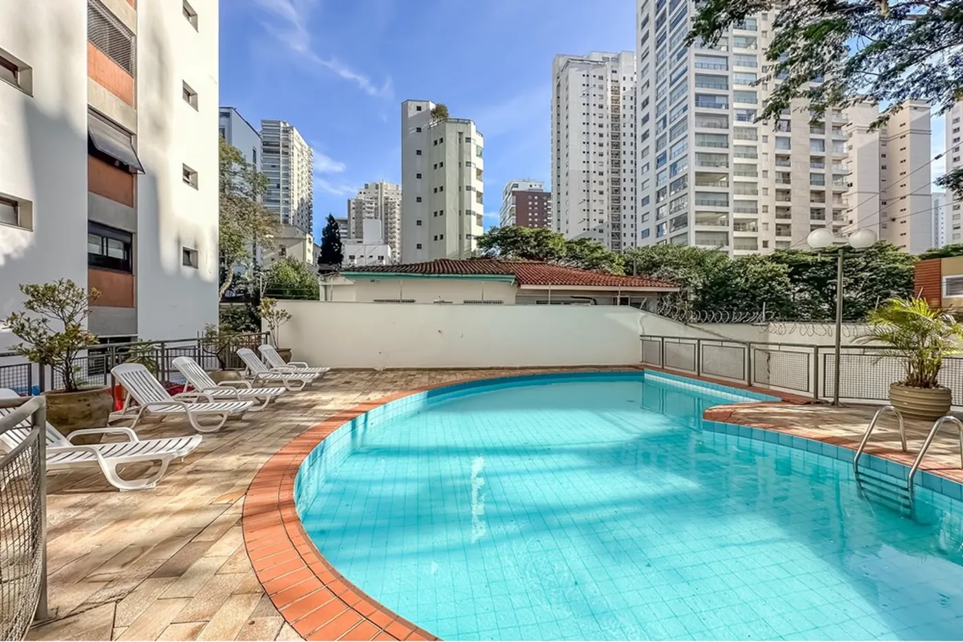 CBÉ 925 Apto 601721006-93 - REMAX Front Exclusividades