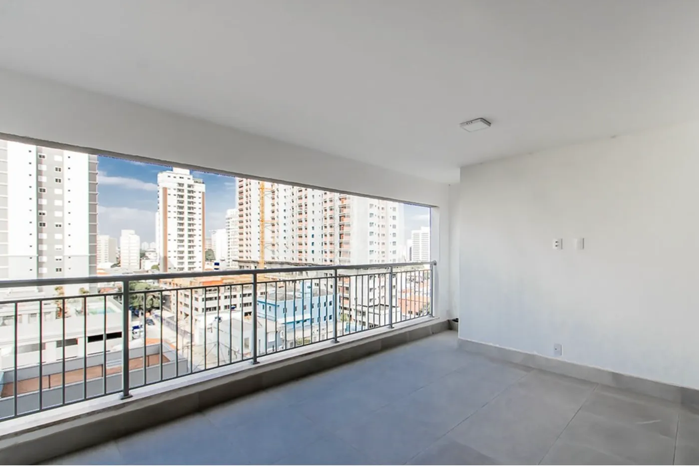 ISS 596 Apto 601401007-58 - REMAX Paradisus Exclusividades