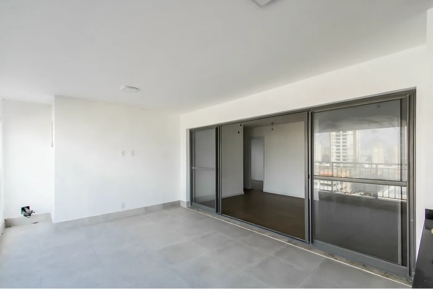ISS 596 Apto 601401007-58 - REMAX Paradisus Exclusividades