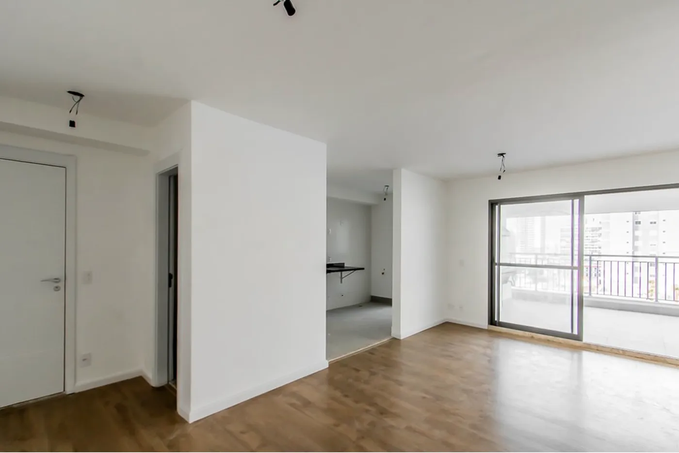 ISS 596 Apto 601401007-58 - REMAX Paradisus Exclusividades