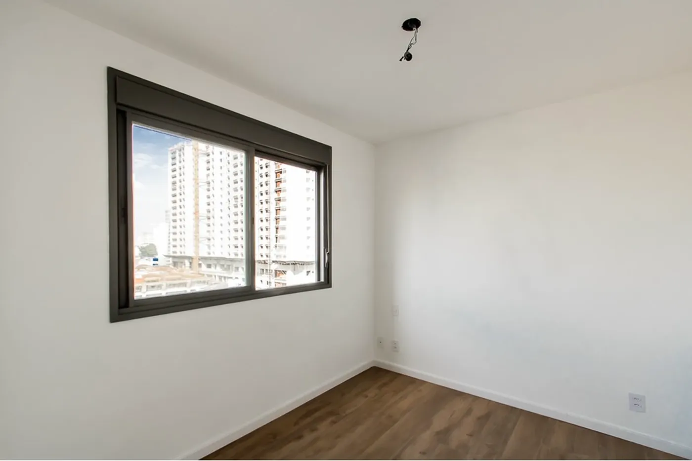 ISS 596 Apto 601401007-58 - REMAX Paradisus Exclusividades