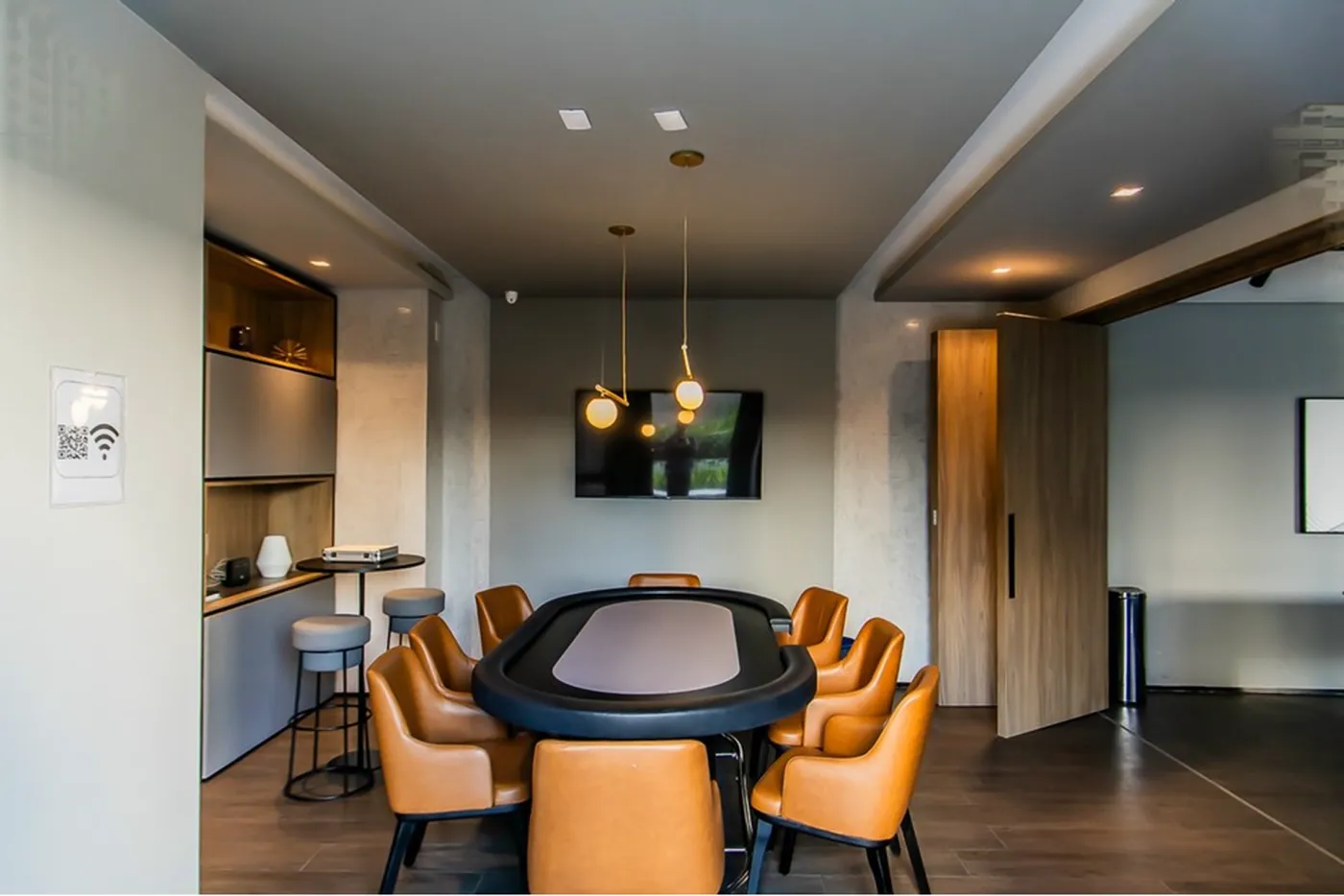ISS 596 Apto 601401007-58 - REMAX Paradisus Exclusividades