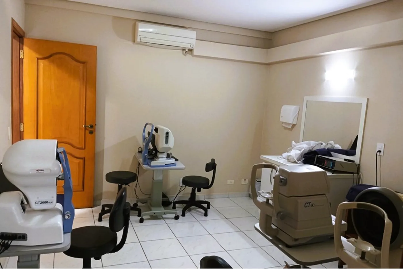POC 124 Sala 601081093-5 - REMAX Lepex Exclusividades