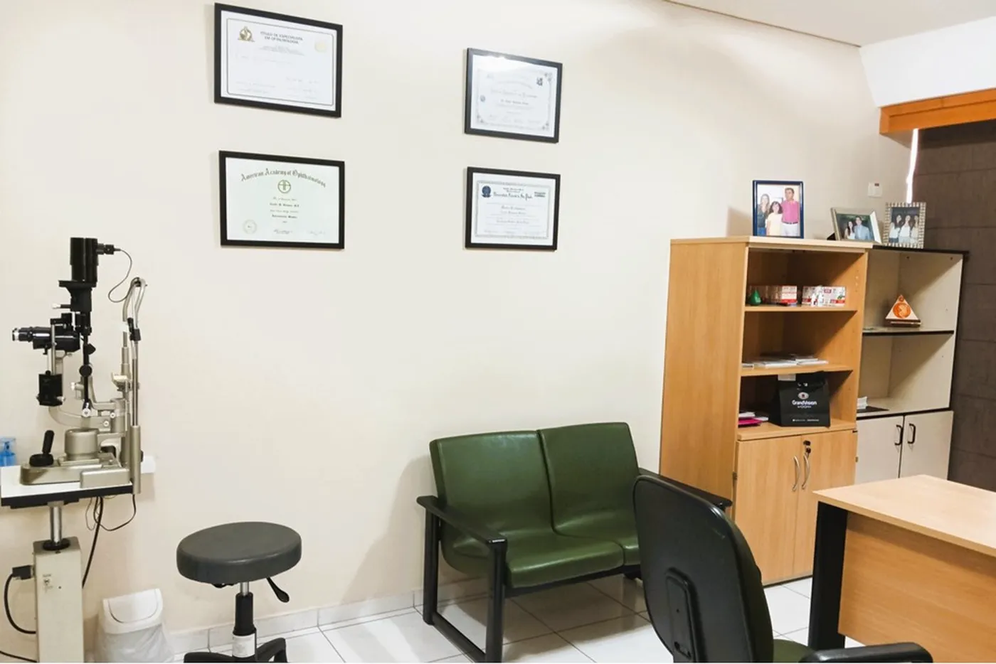 POC 124 Sala 601081093-5 - REMAX Lepex Exclusividades