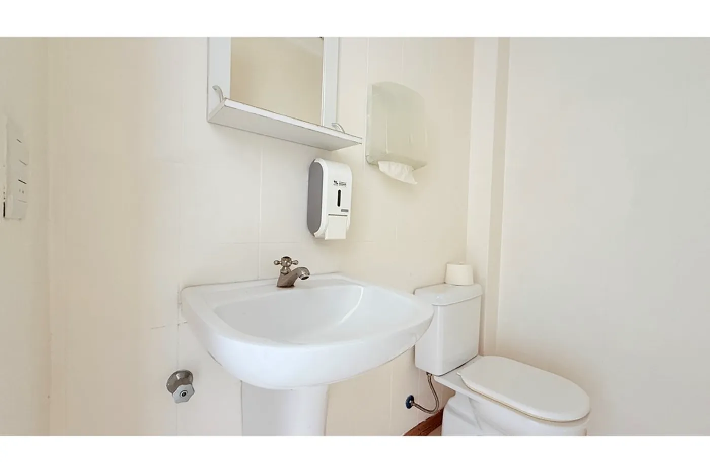 FAB 735 Sala 610101002-132 - REMAX Tri Exclusividades