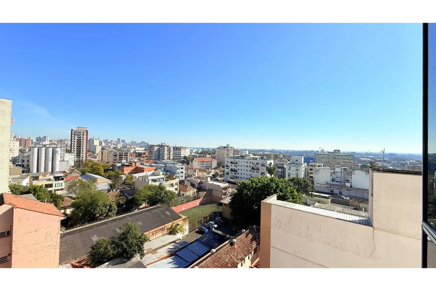 FAB 735 Sala 610101002-132 - REMAX Tri Exclusividades