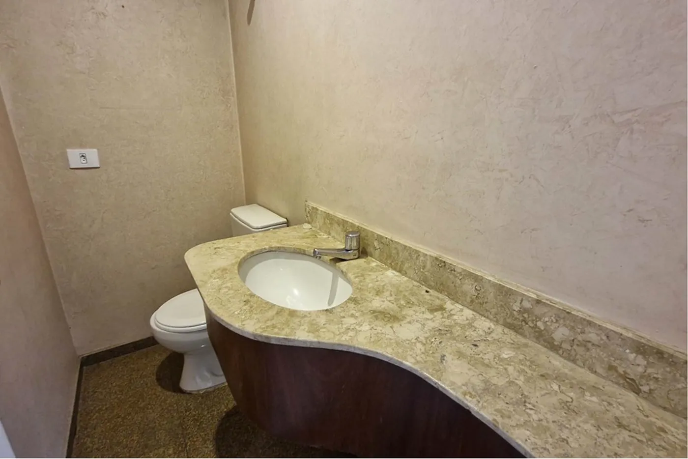 MCSC 321 Apto 601361044-52 - REMAX Trio Exclusividades