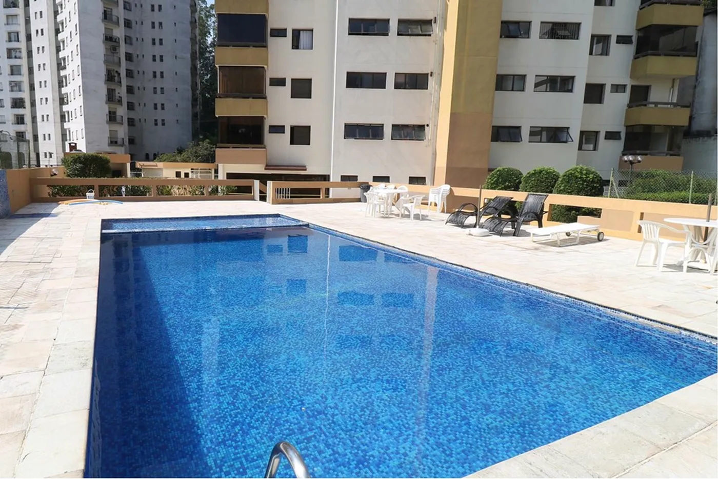 MCSC 321 Apto 601361044-52 - REMAX Trio Exclusividades