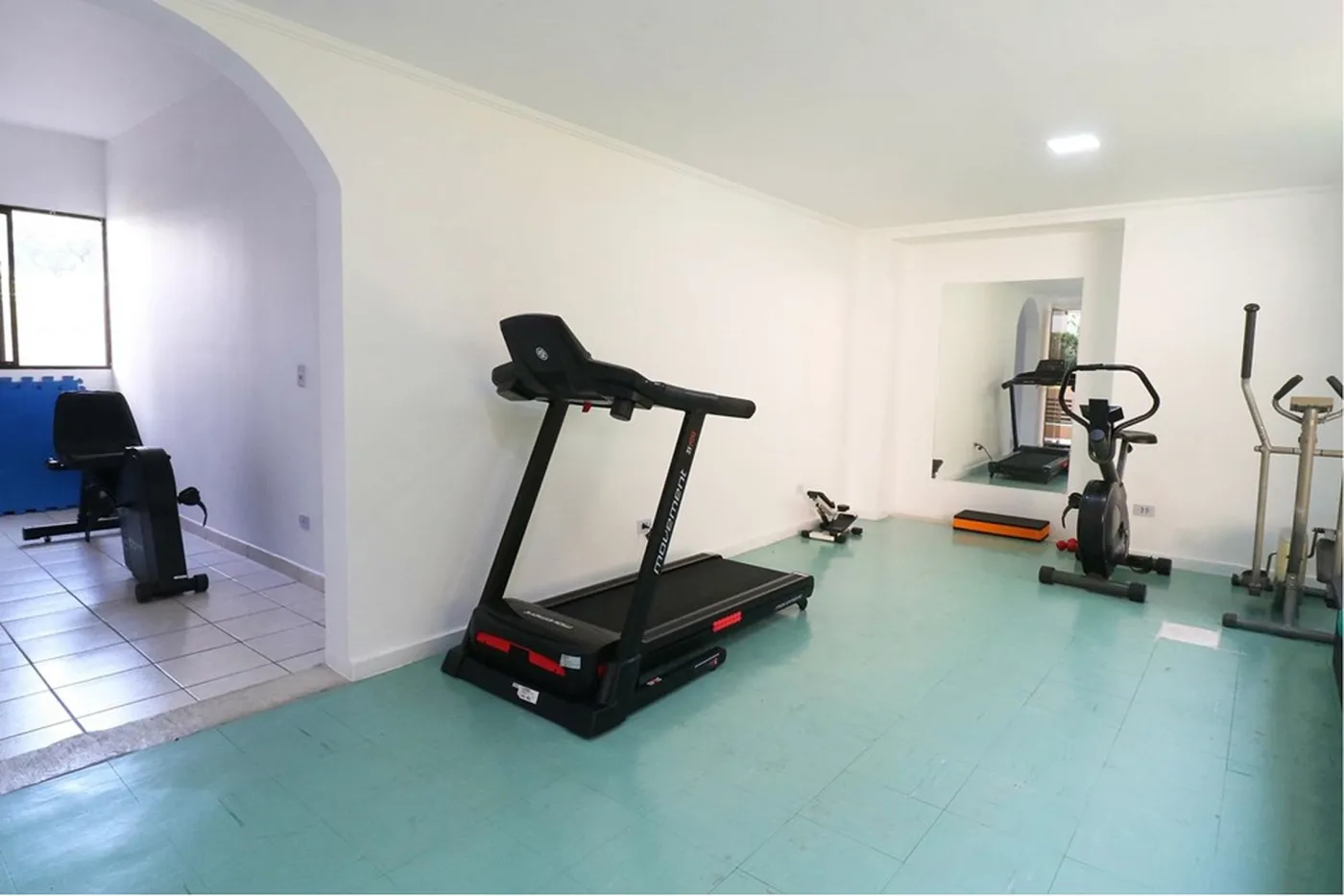 MCSC 321 Apto 601361044-52 - REMAX Trio Exclusividades