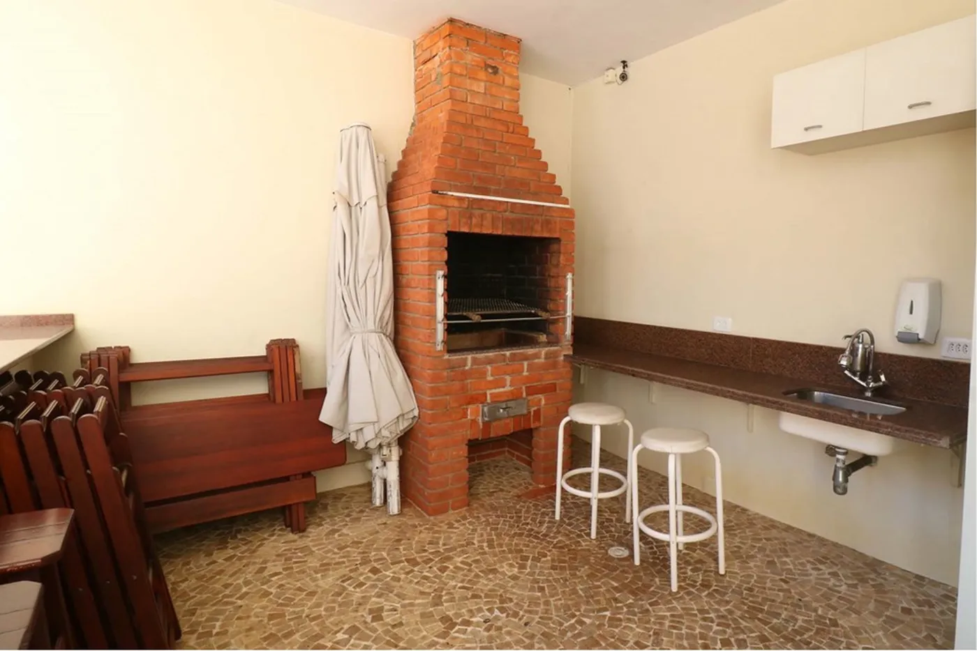 MCSC 321 Apto 601361044-52 - REMAX Trio Exclusividades