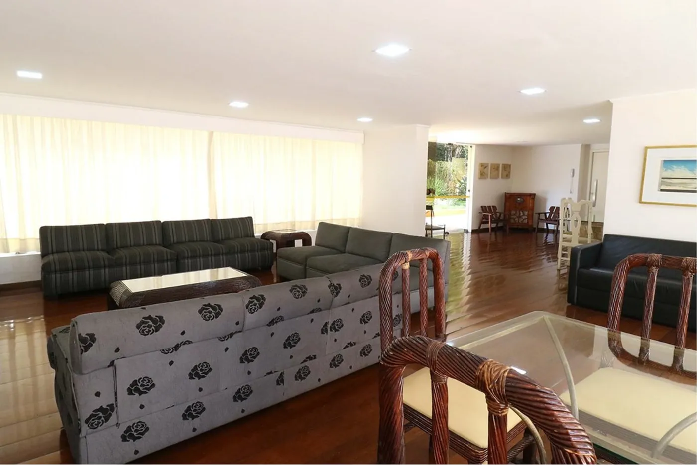 MCSC 321 Apto 601361044-52 - REMAX Trio Exclusividades