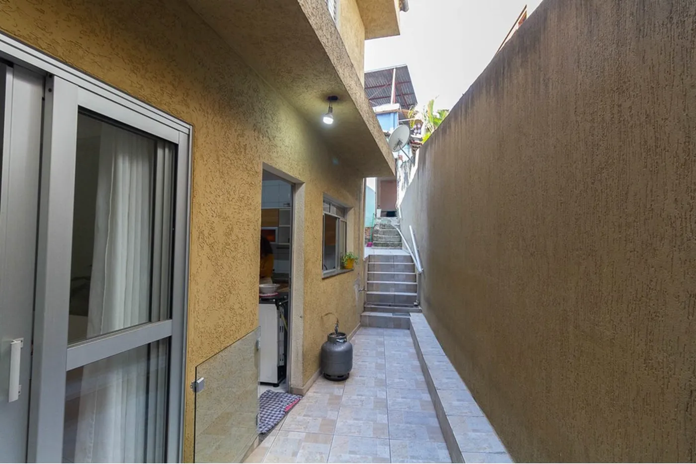 CFAP 160 601371095-21 - REMAX Boutique Exclusividades