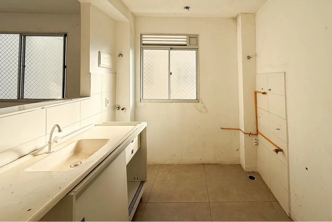 SJG 300 Apto 612651026-28 - REMAX Pillares Exclusividades