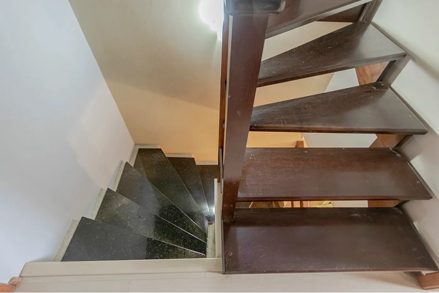 JIEB 141 612521044-60 - REMAX Place Exclusividades