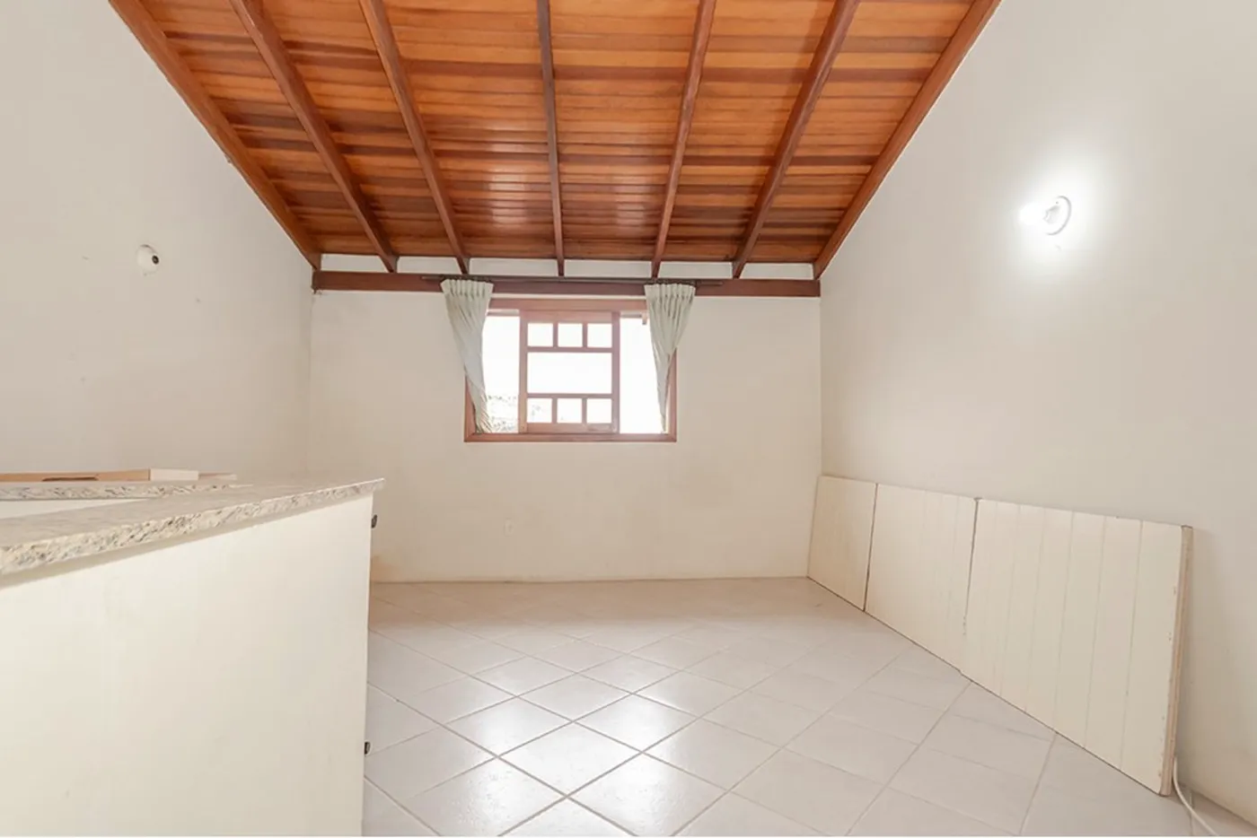 JIEB 141 612521044-60 - REMAX Place Exclusividades