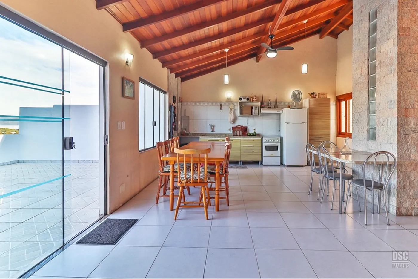 IDC 813 Casa 610191022-158 - REMAX Casa Sul Exclusividades