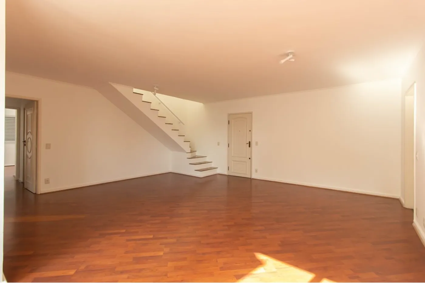 CBGE 195 Apto 601971018-1239 - REMAX Empire Exclusividades