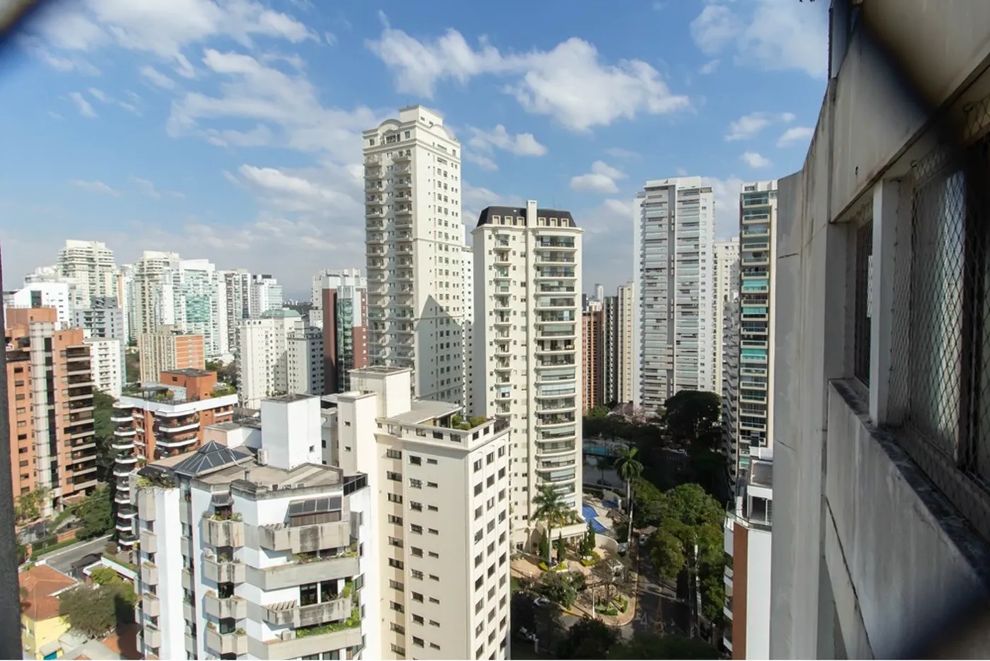 CBGE 195 Apto 601971018-1240 - REMAX Empire Exclusividades