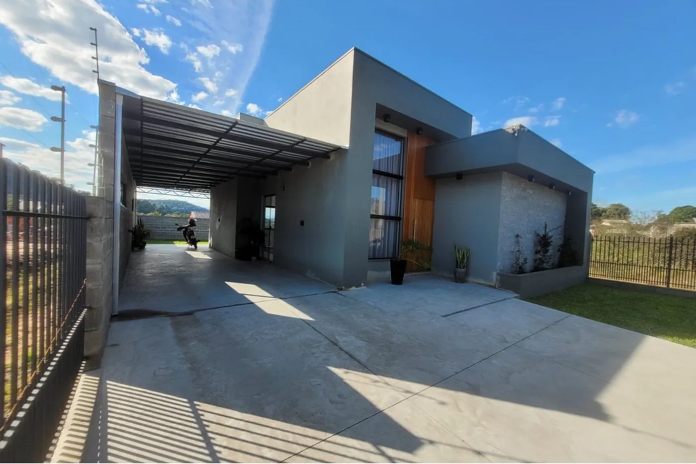 CLJ 300 612511062-17 - REMAX Moderna Exclusividades