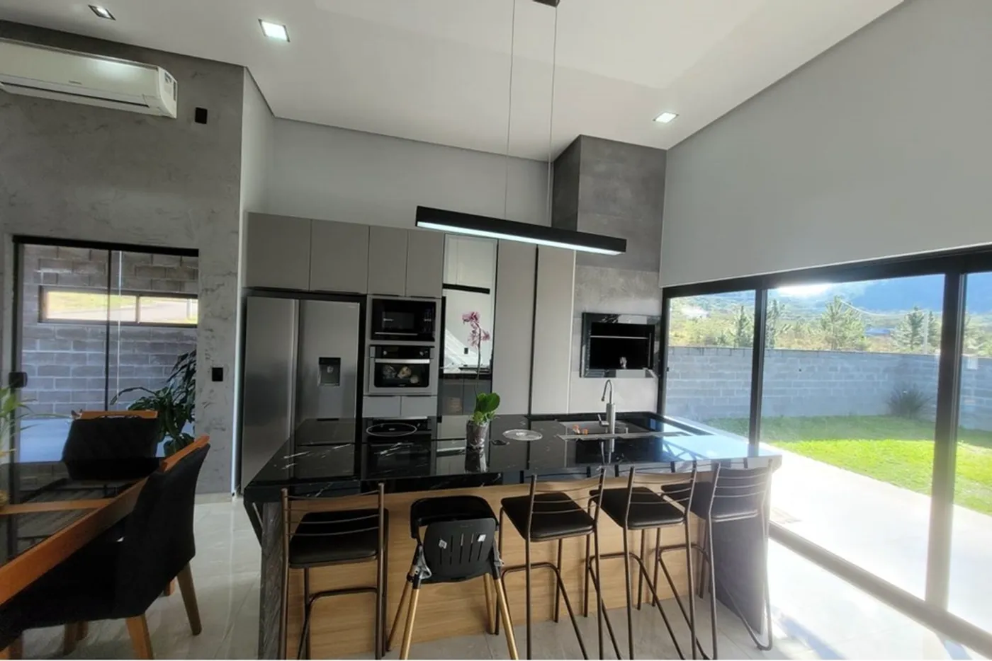 CLJ 300 612511062-17 - REMAX Moderna Exclusividades