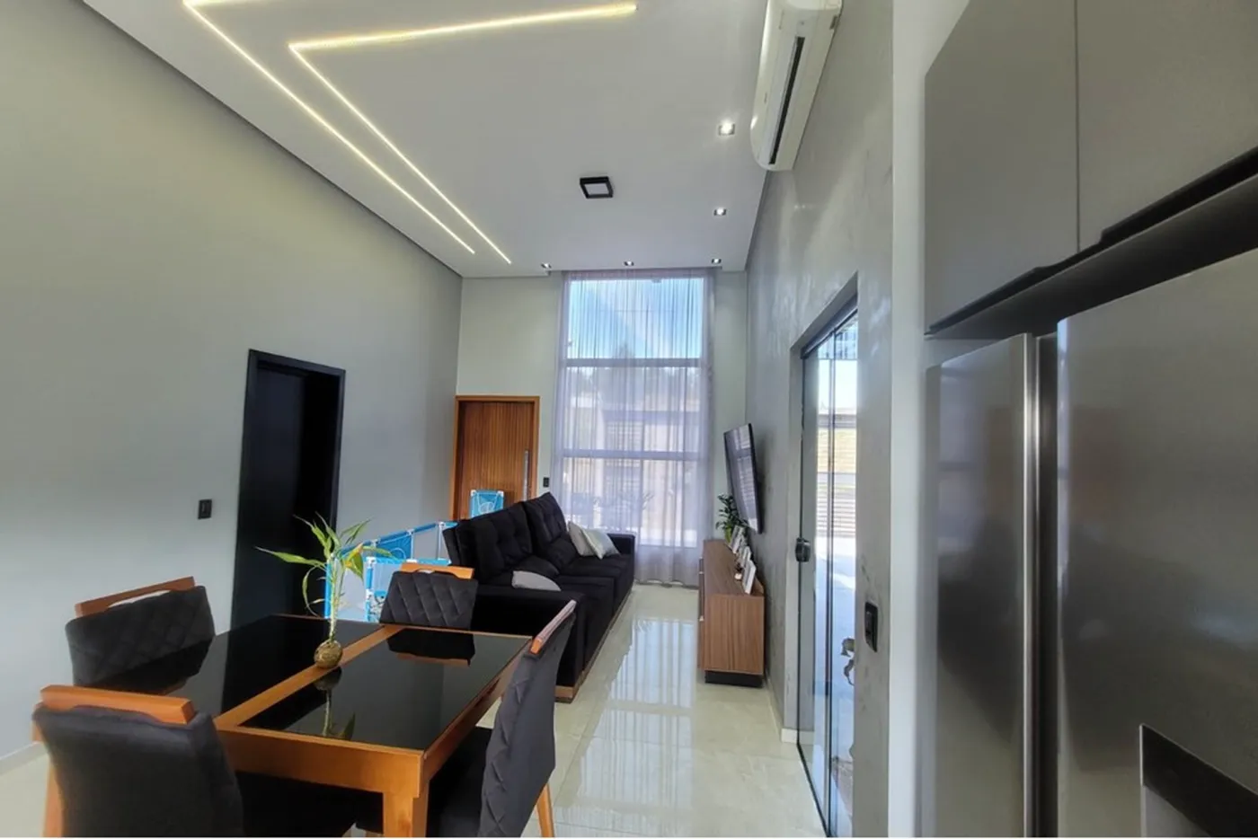CLJ 300 612511062-17 - REMAX Moderna Exclusividades